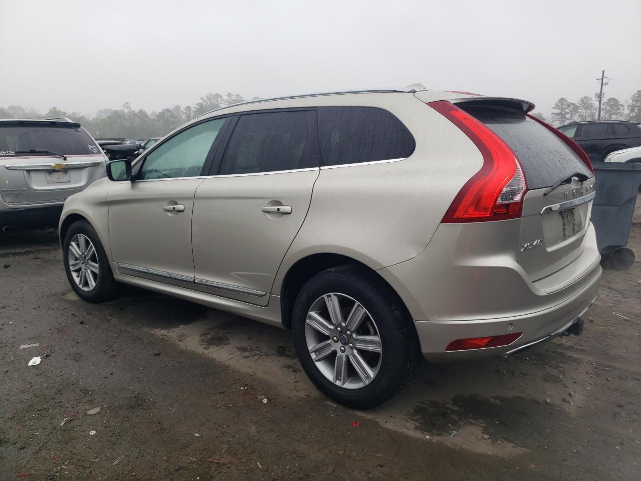 2017 Volvo XC60 - Image 2