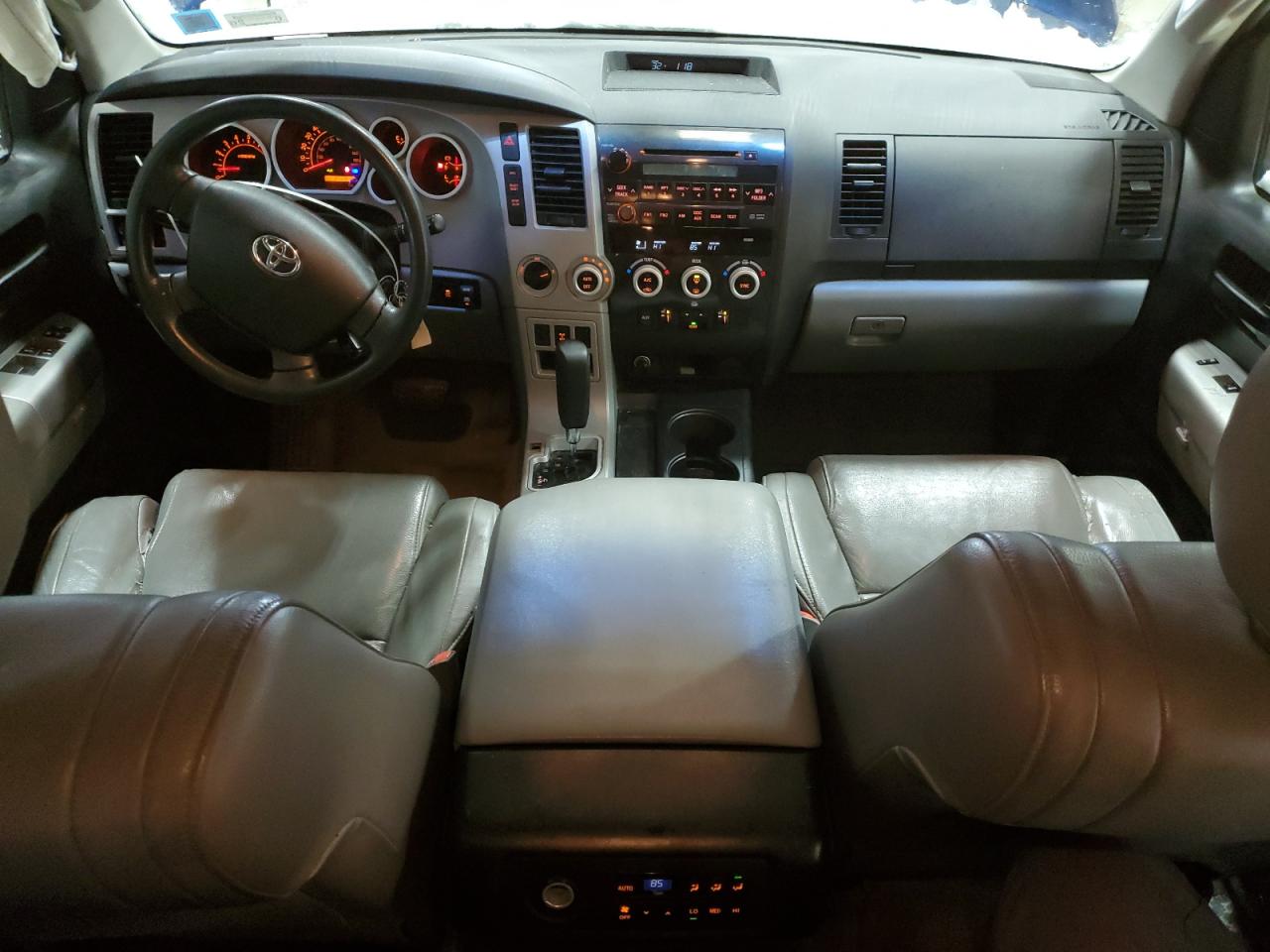 2009 Toyota Sequoia - Image 8