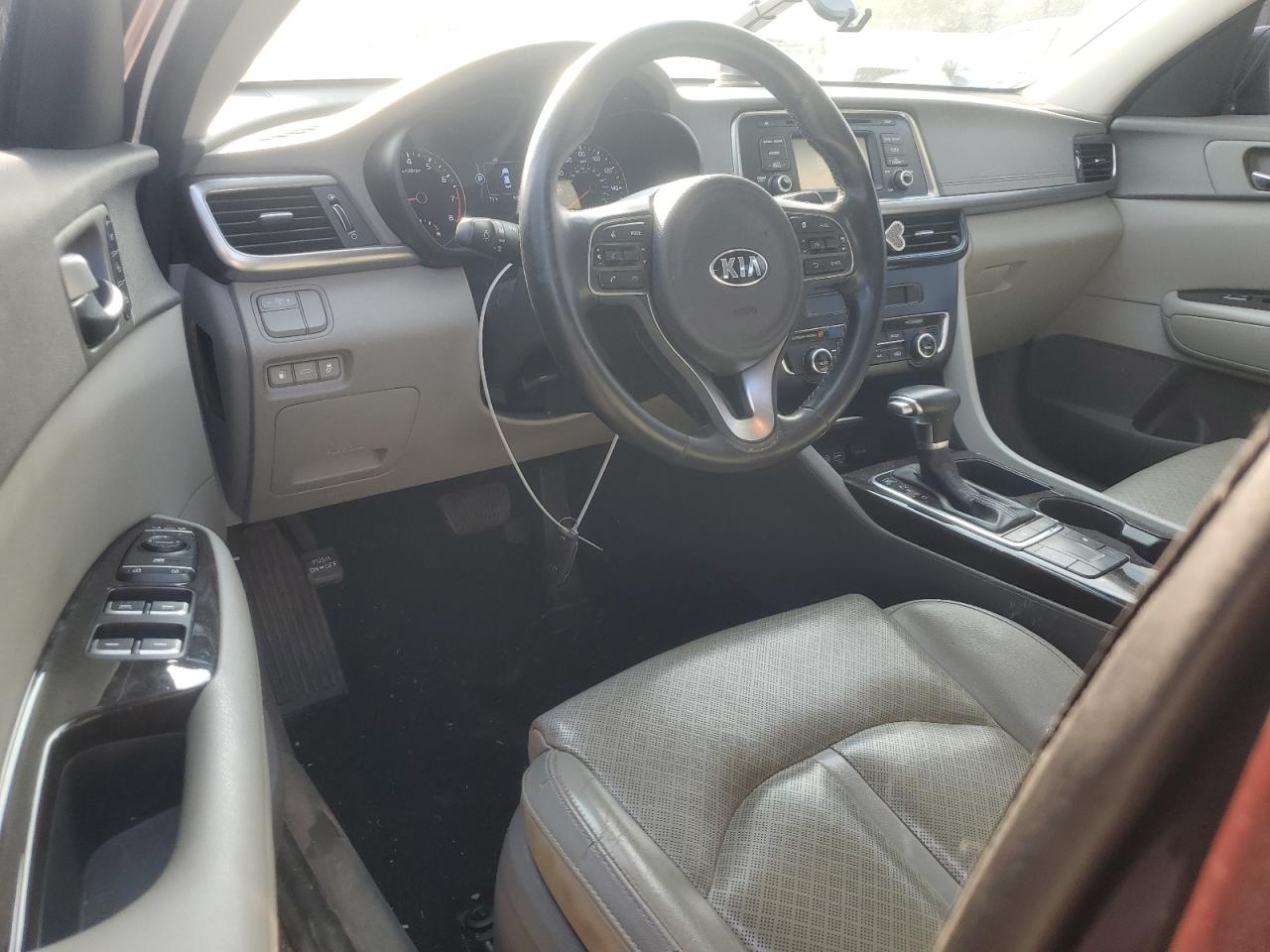 2016 Kia Optima - Image 8