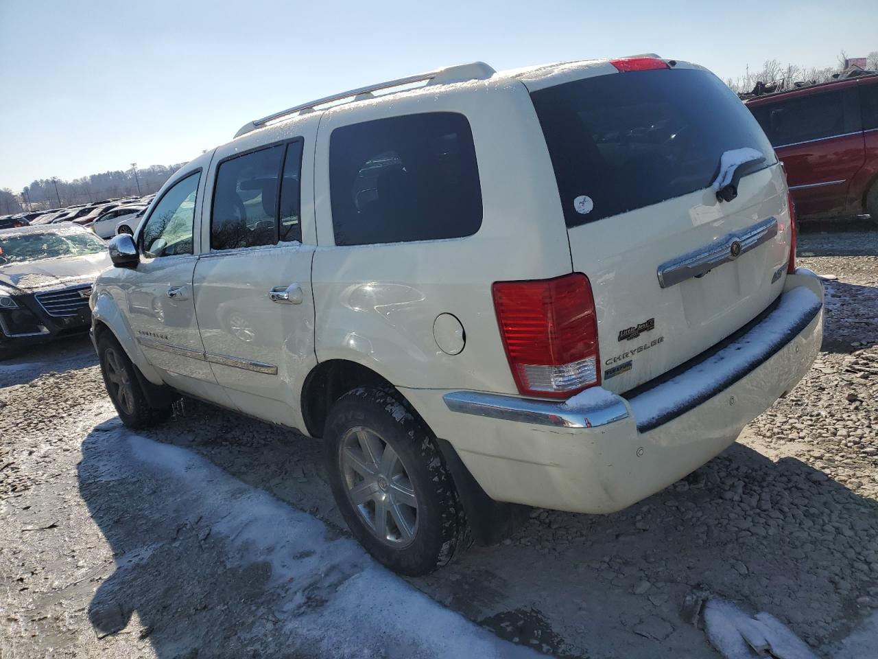 2009 Chrysler Aspen - Image 2