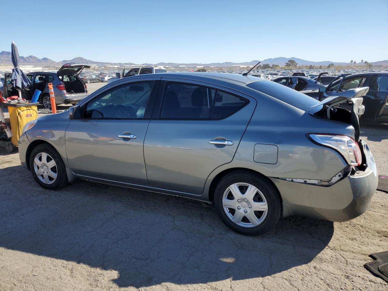 2014 Nissan Versa - Image 2