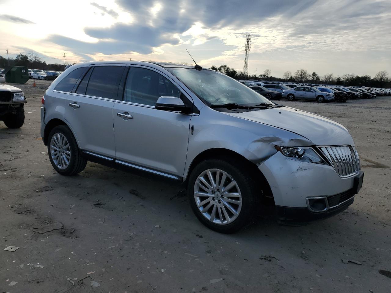 2013 Lincoln MKX - Image 4