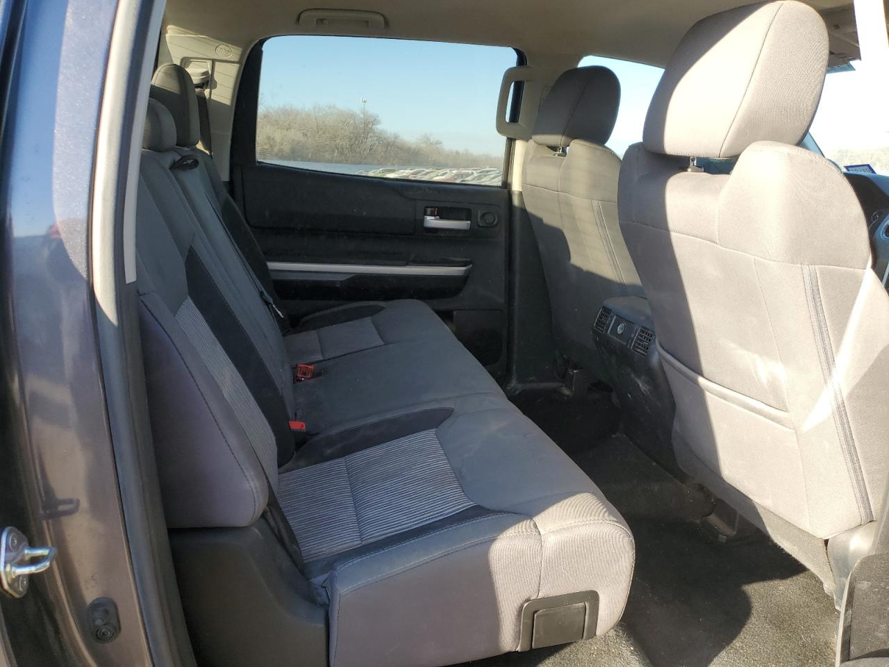 2017 Toyota Tundra - Image 11
