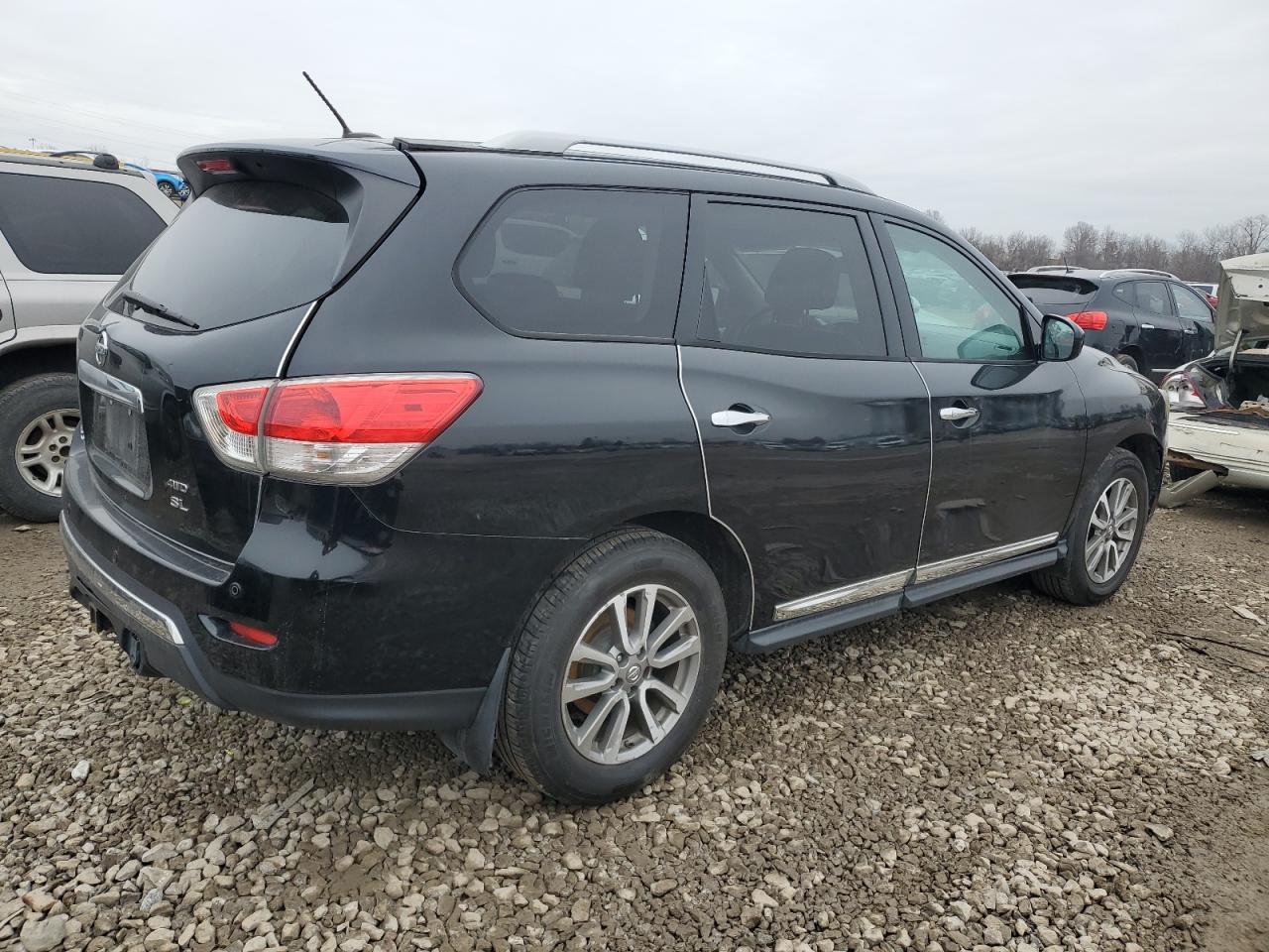 2013 Nissan Pathfinder - Image 3