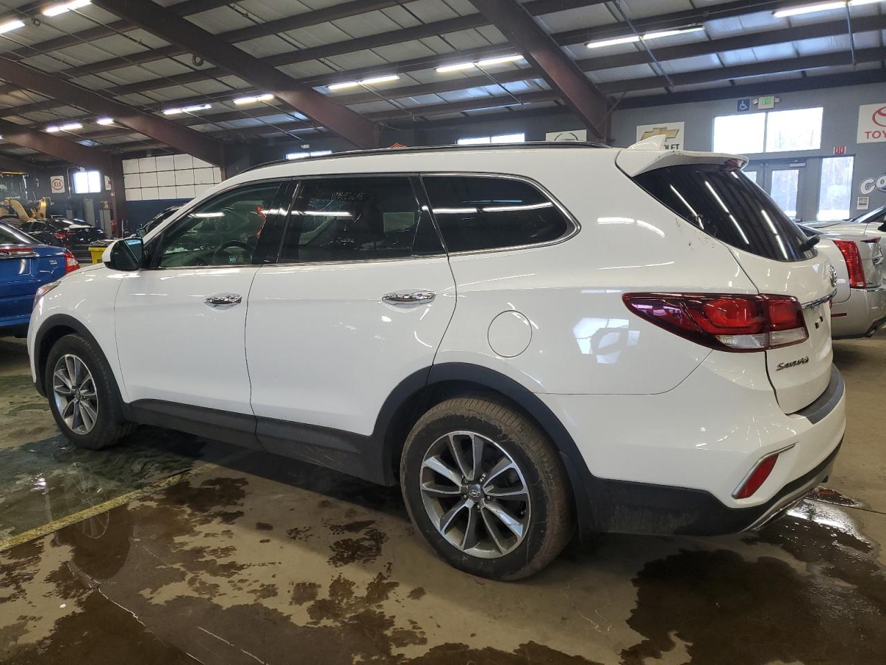 2018 Hyundai Santa Fe - Image 2