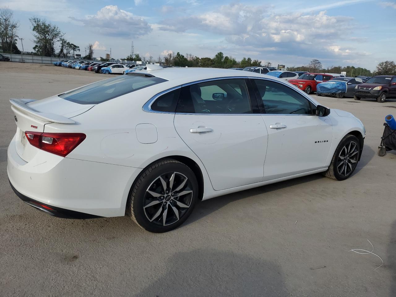 2022 Chevrolet Malibu - Image 3