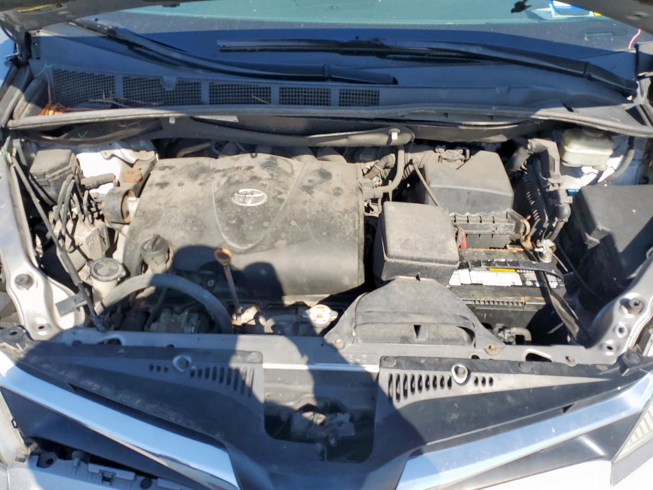 2018 Toyota Sienna - Image 11