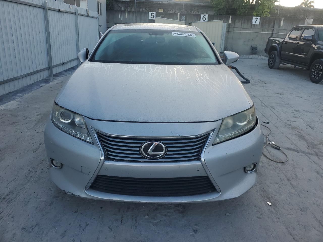 2014 Lexus ES - Image 5
