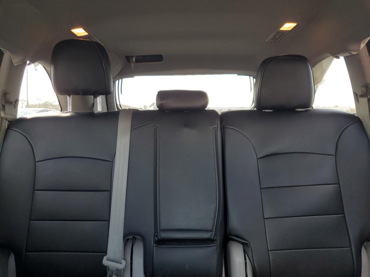 2014 Toyota Highlander - Image 10