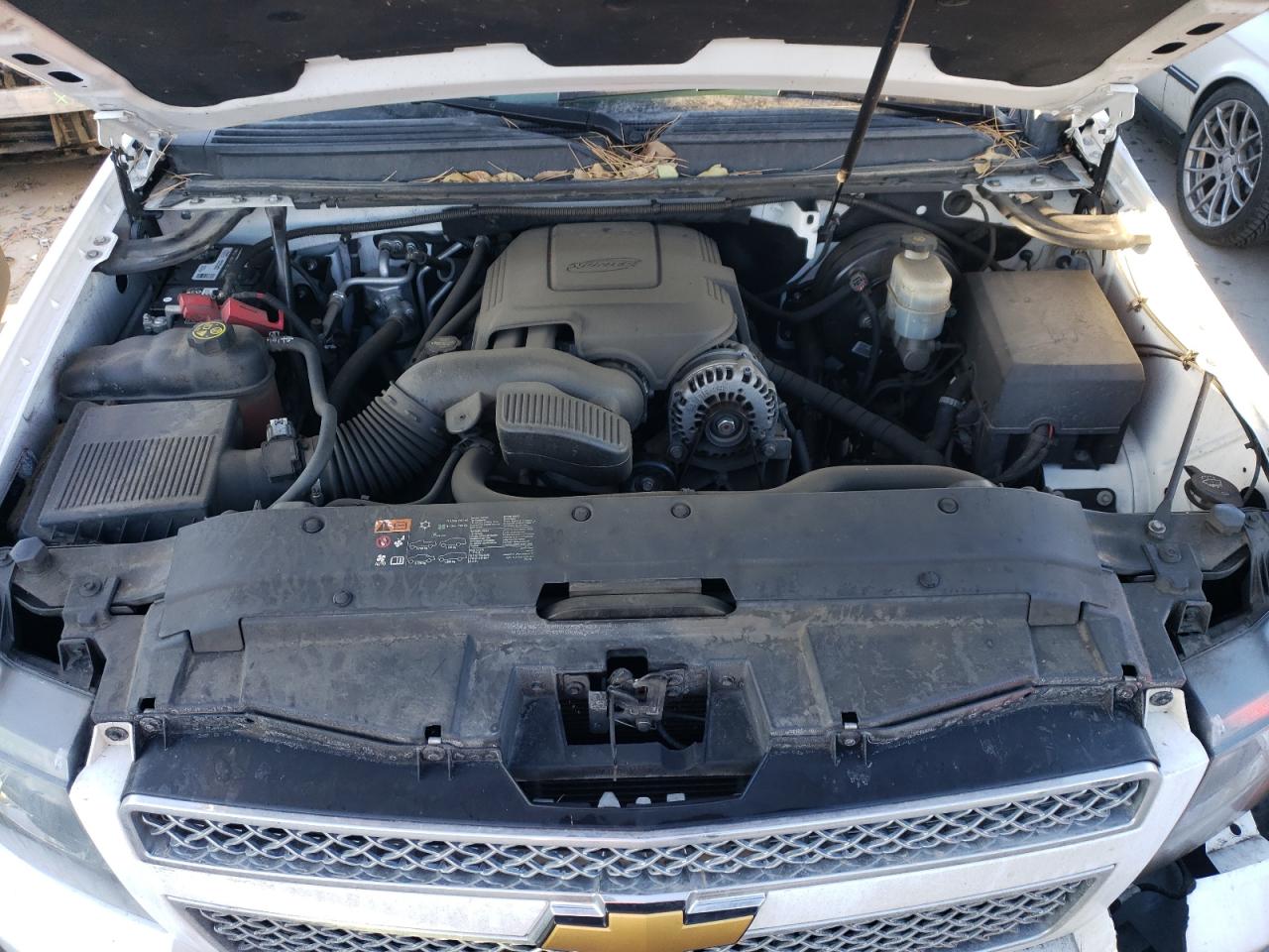 2013 Chevrolet Suburban - Image 12