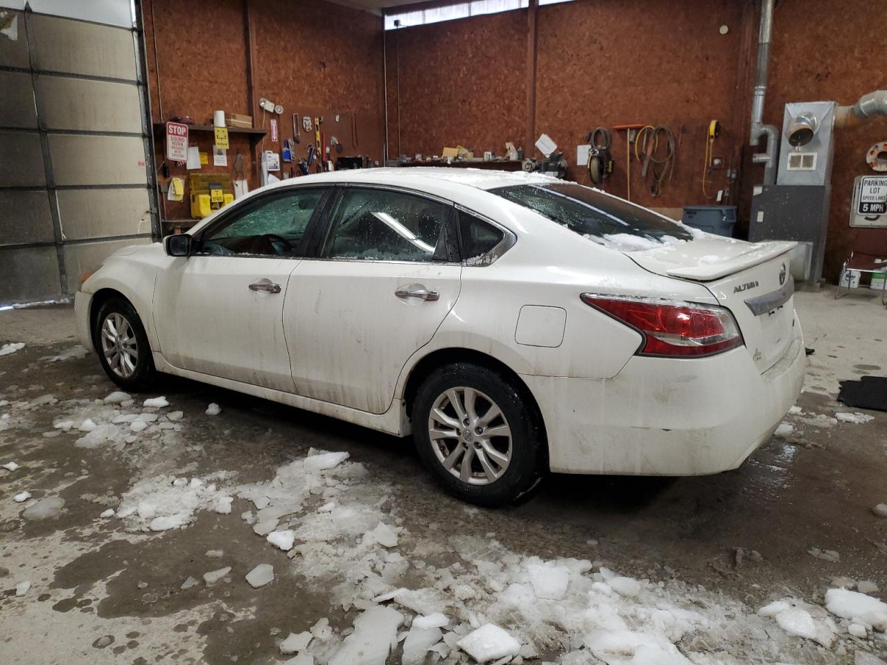 2014 Nissan Altima - Image 2