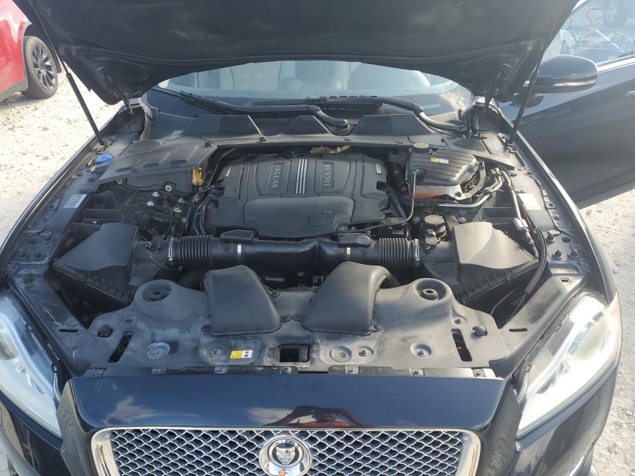2012 Jaguar XJ - Image 12