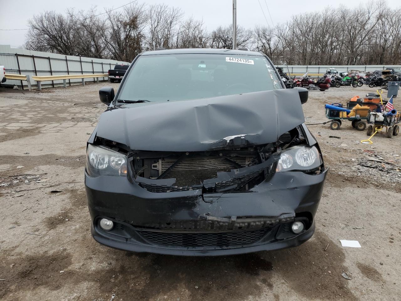2016 Dodge Caravan - Image 5