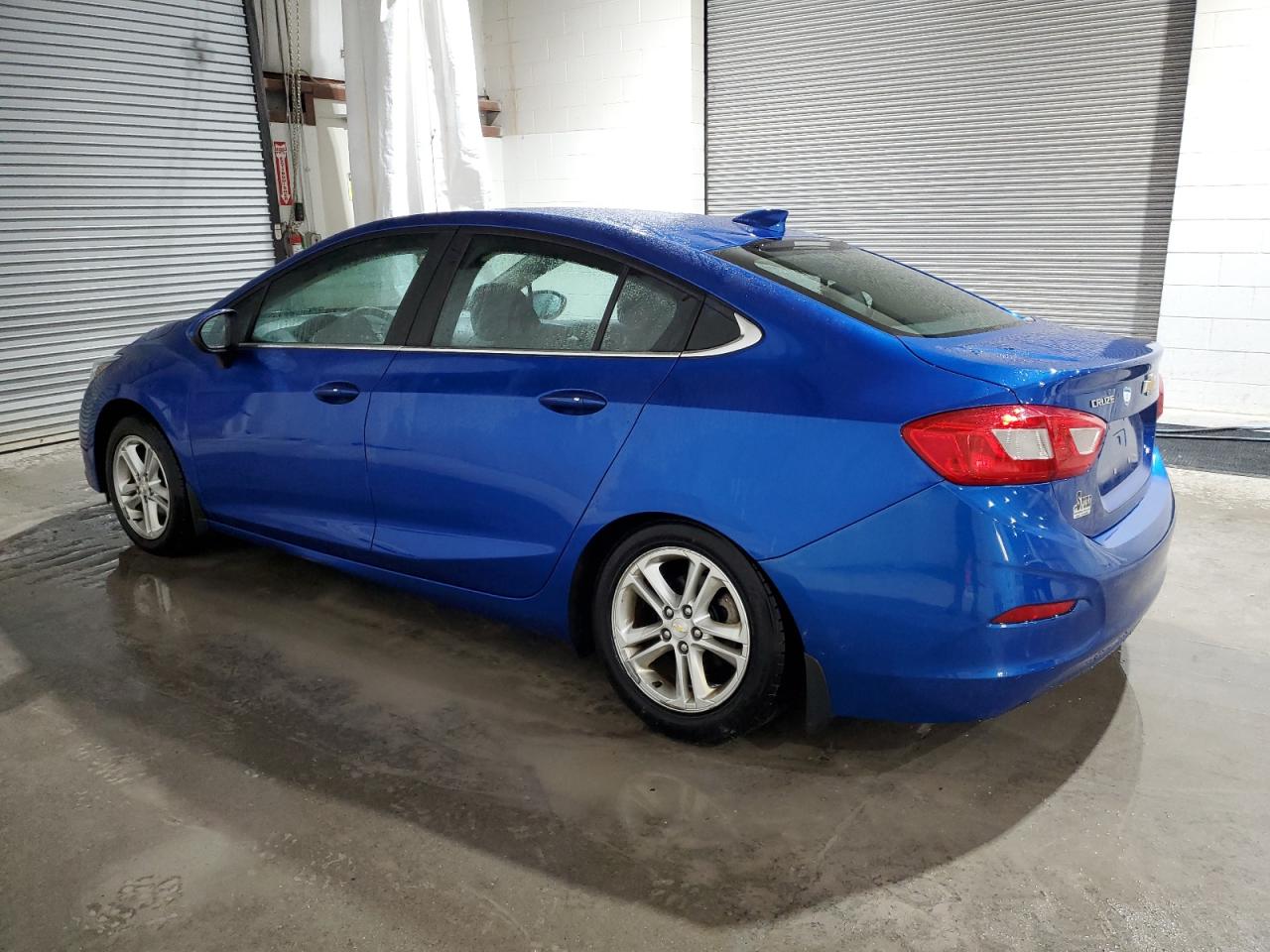 2016 Chevrolet Cruze - Image 2