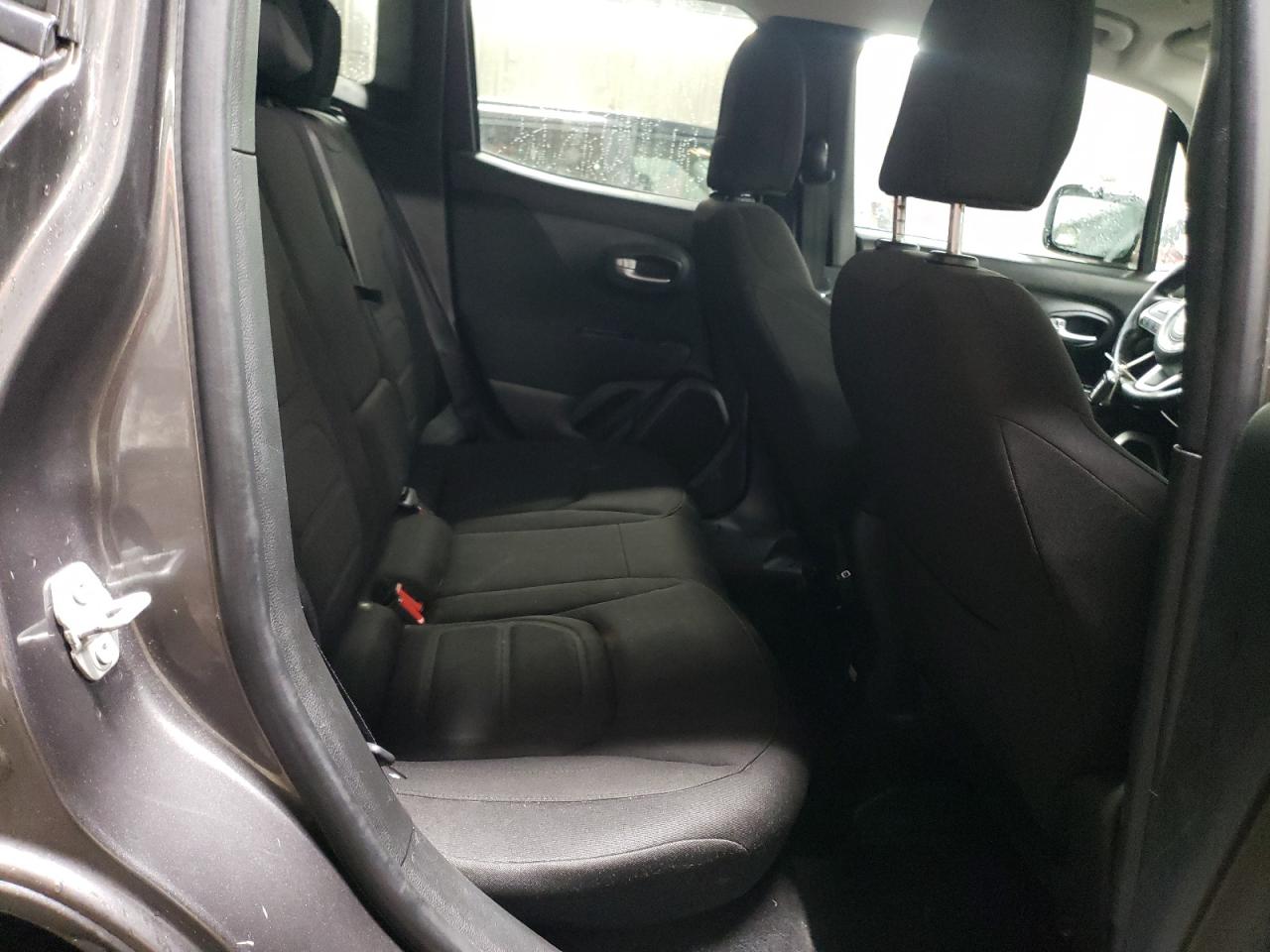 2020 Jeep Renegade - Image 10