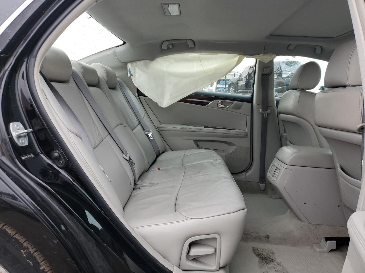 2008 Toyota Avalon - Image 10