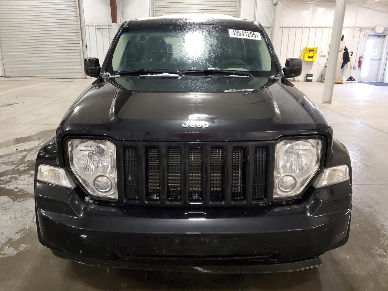 2010 Jeep Liberty (North America) - Image 5