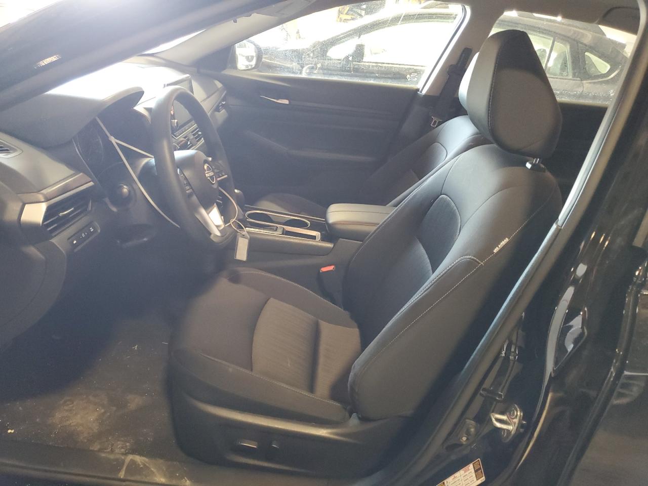 2024 Nissan Altima - Image 7