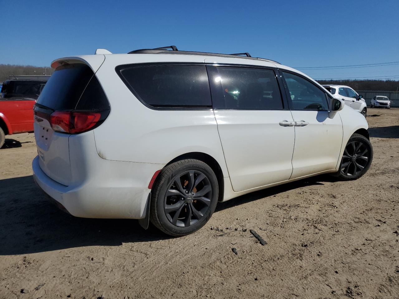 2020 Chrysler Pacifica - Image 3