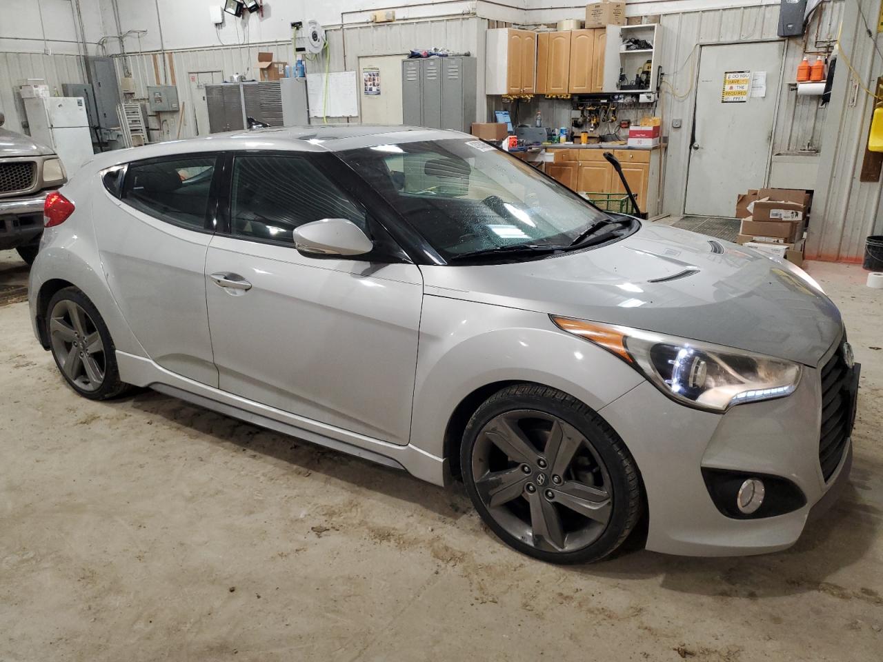 2015 Hyundai Veloster - Image 4
