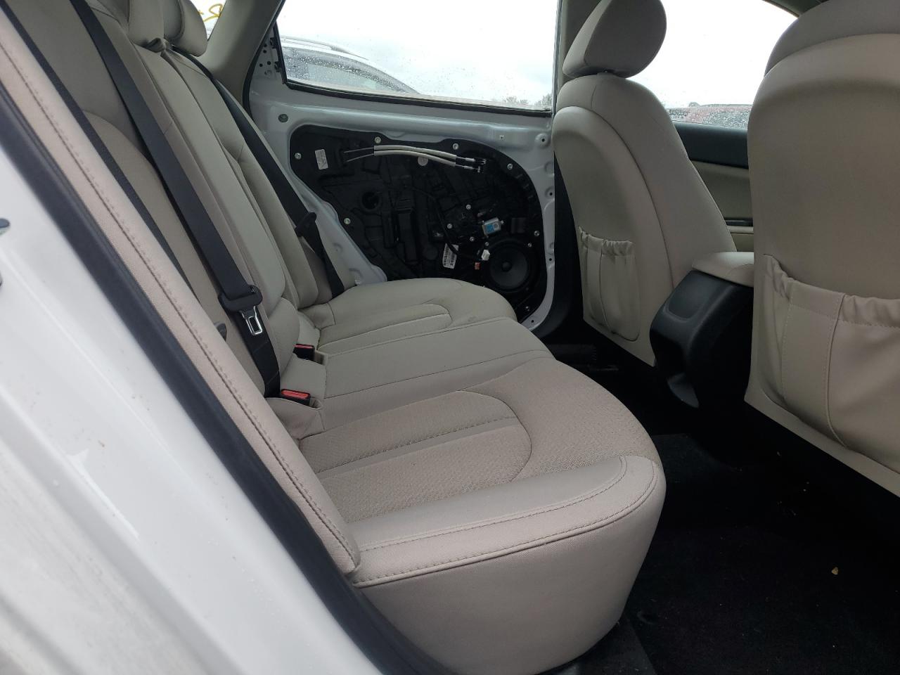 2017 Kia Optima - Image 11