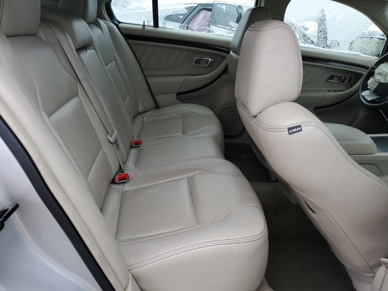 2012 Ford Taurus - Image 11