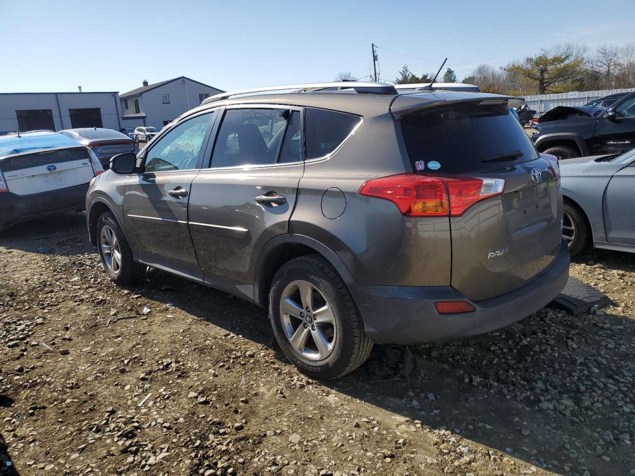 2015 Toyota RAV 4 - Image 2
