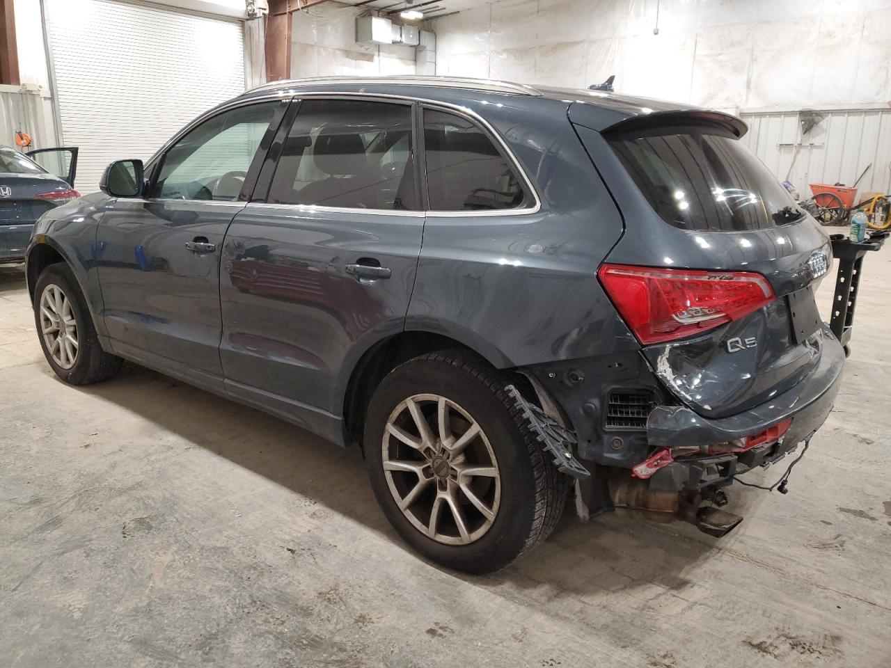 2010 Audi Q5 - Image 2