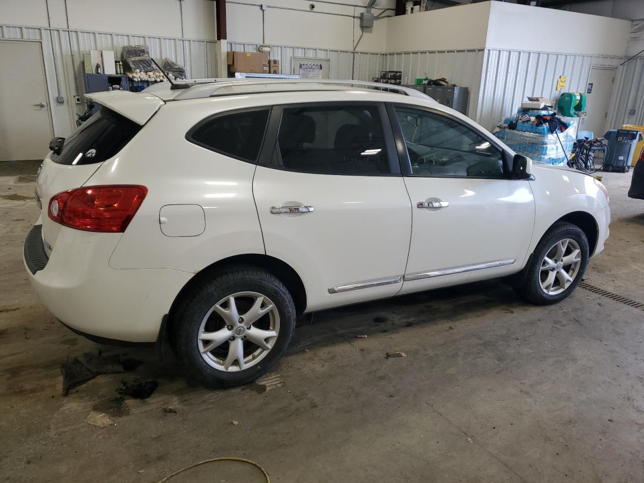 2011 Nissan Rogue - Image 3