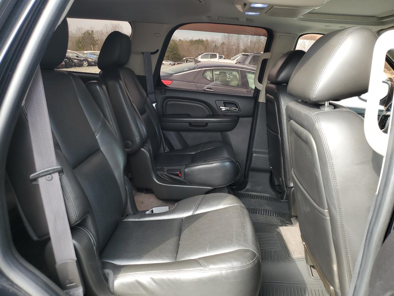 2011 GMC Yukon - Image 11
