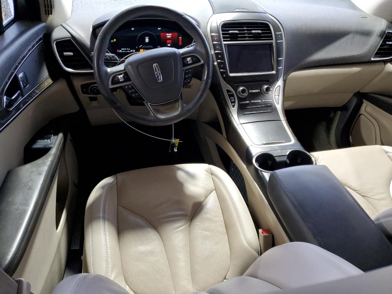 2019 Lincoln Nautilus - Image 8