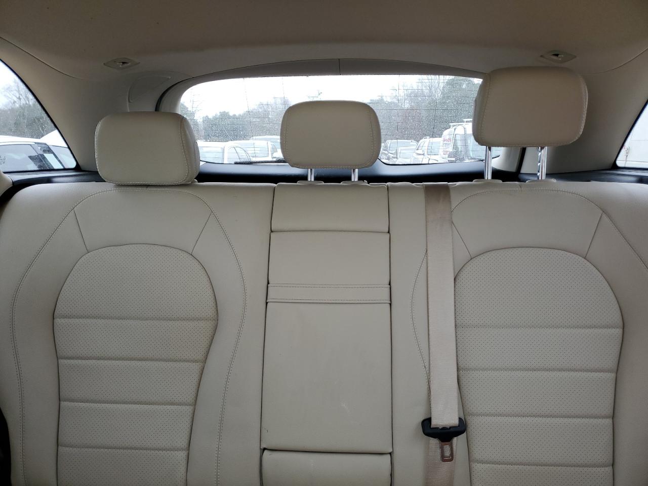 2016 Mercedes-Benz GLC - Image 10