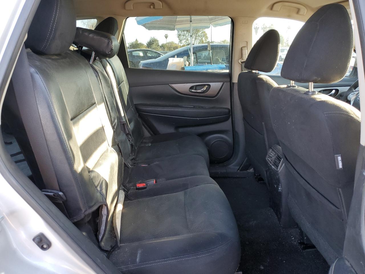 2016 Nissan Rogue - Image 11