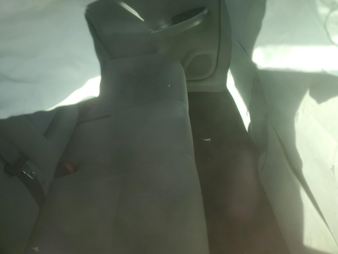 2013 Toyota Prius - Image 10