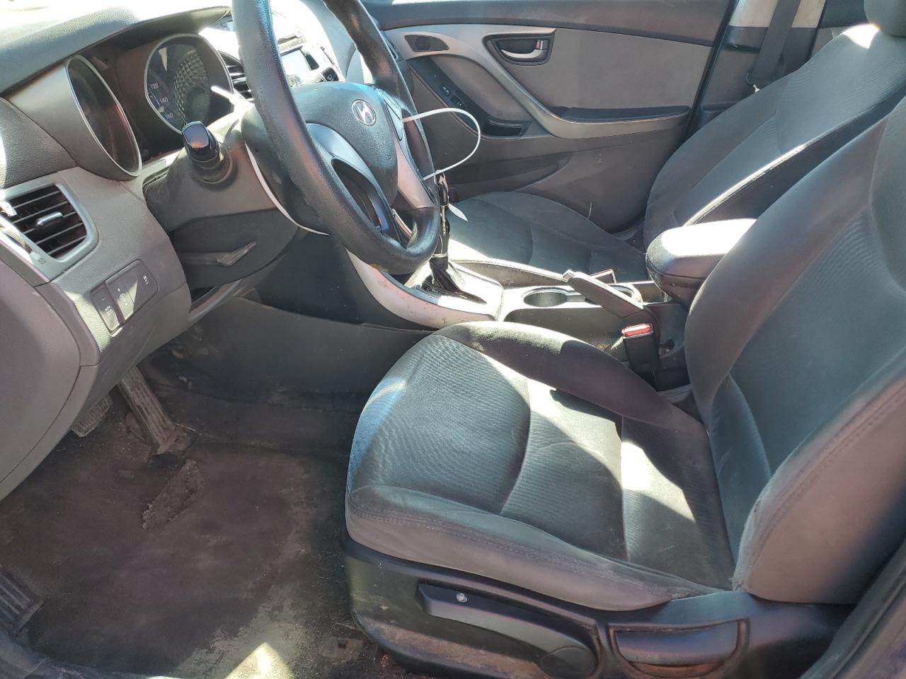 2016 Hyundai Elantra - Image 7