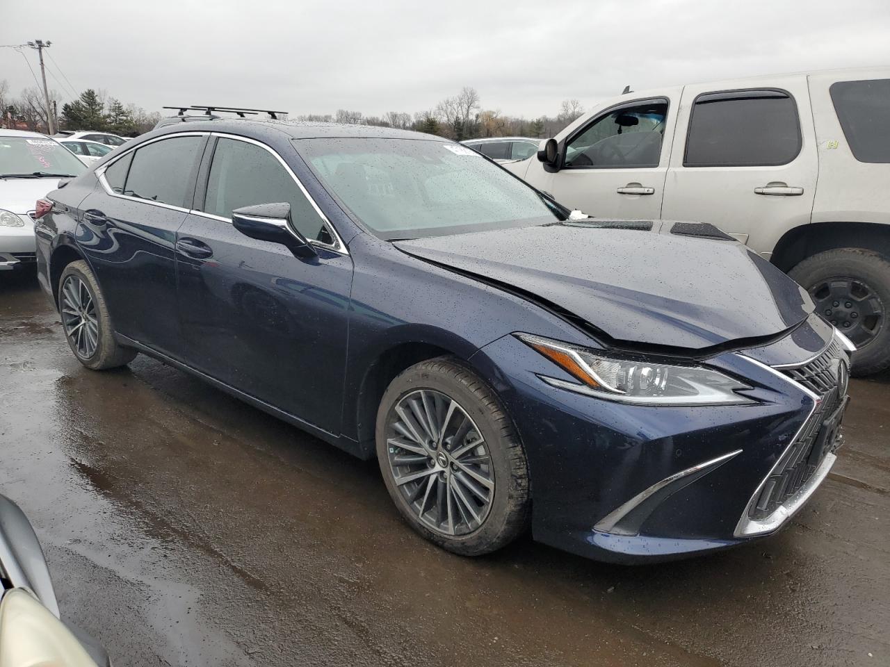 2022 Lexus ES - Image 4