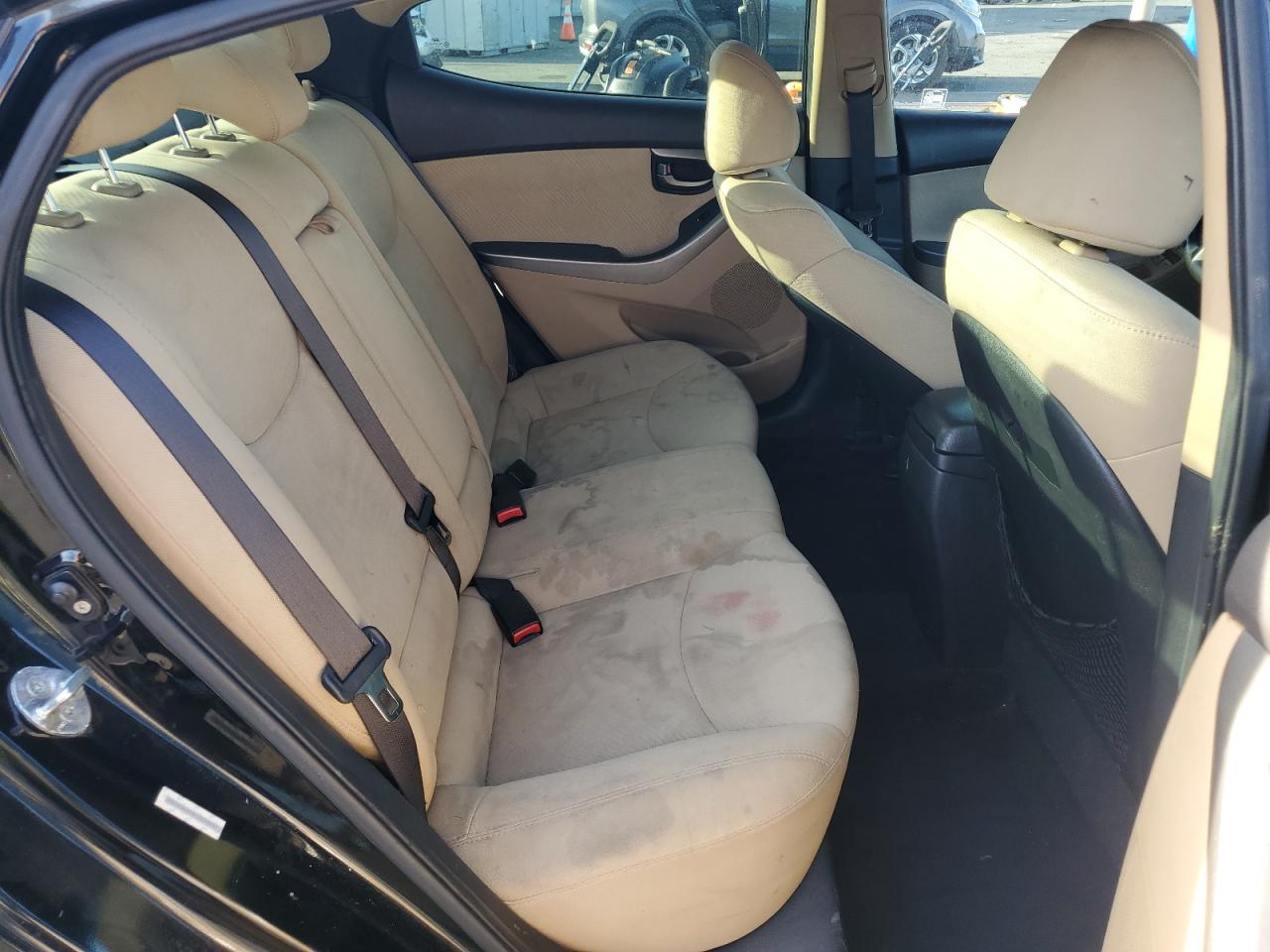 2012 Hyundai Elantra - Image 10