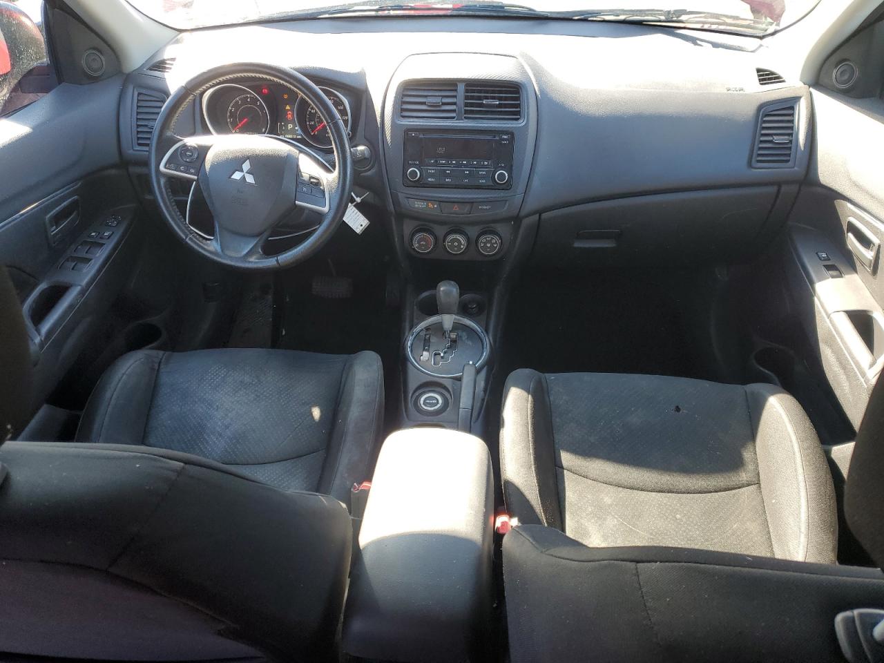 2015 Mitsubishi Outlander - Image 8