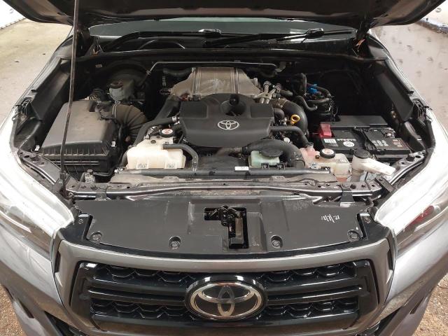 2019 TOYOTA HILUX INVI