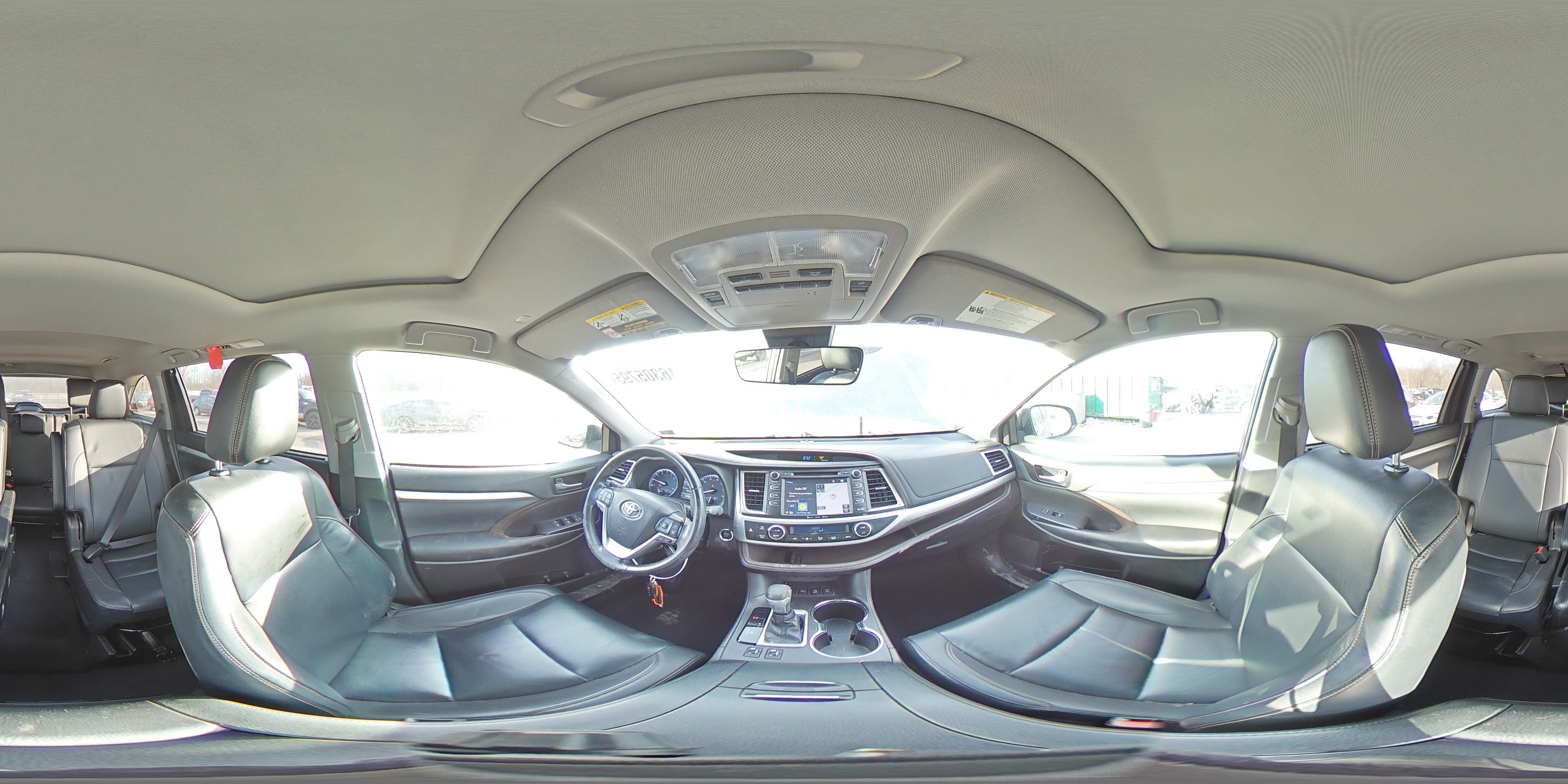 2019 Toyota Highlander - Image 13