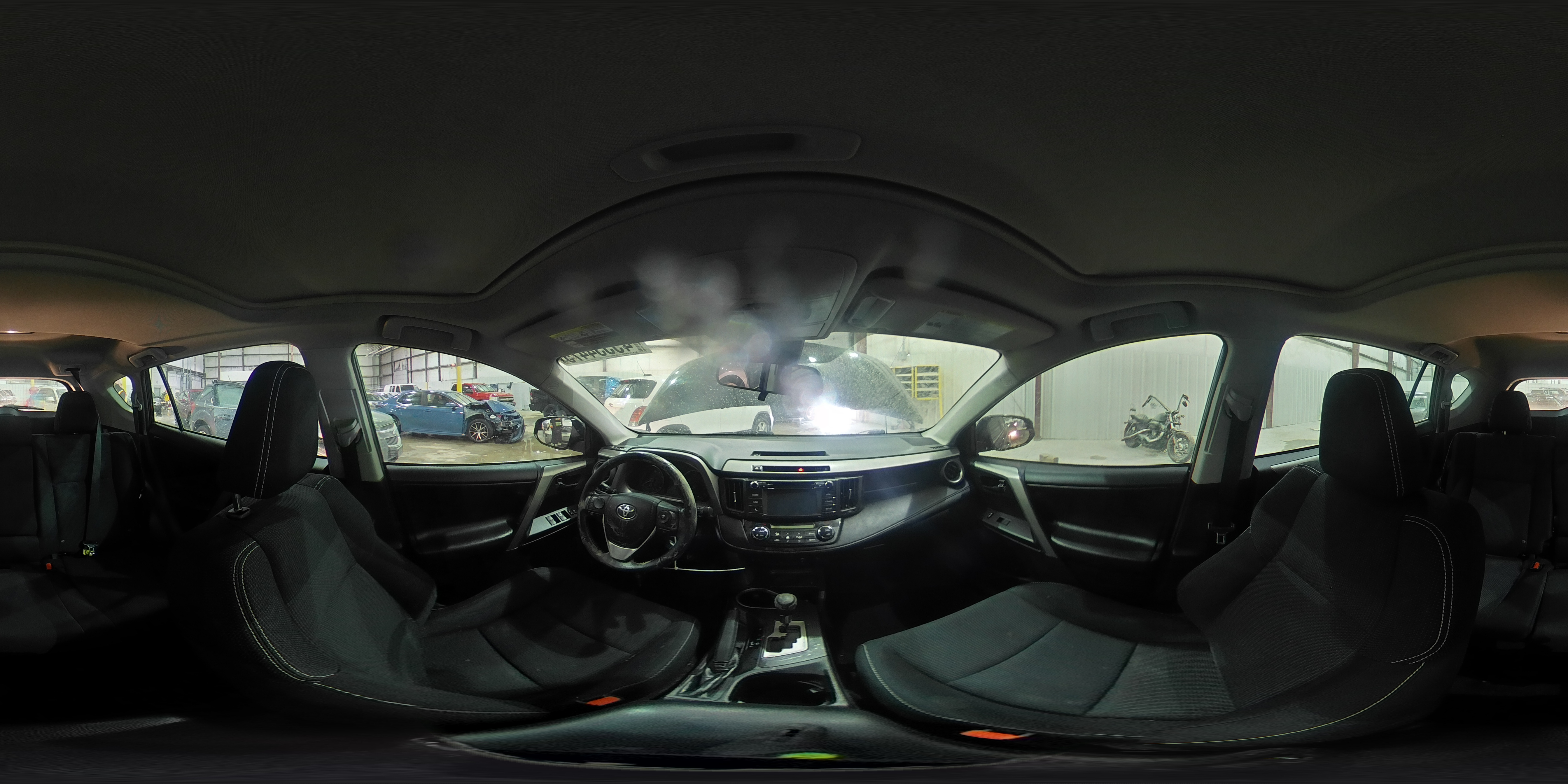 2018 Toyota RAV 4 - Image 16