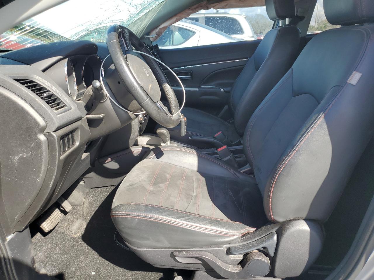 2018 Mitsubishi Outlander - Image 7