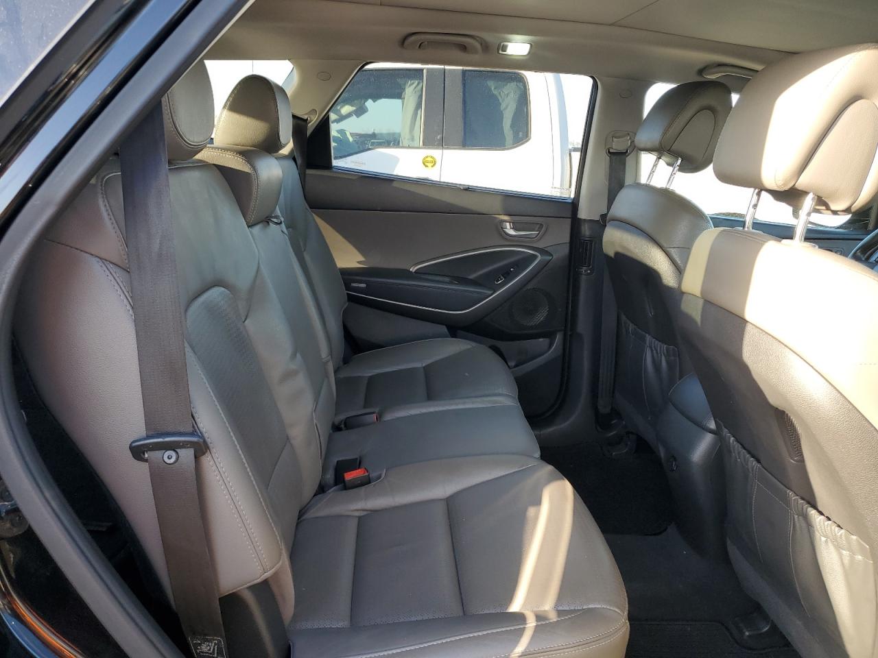 2014 Hyundai Santa Fe - Image 11