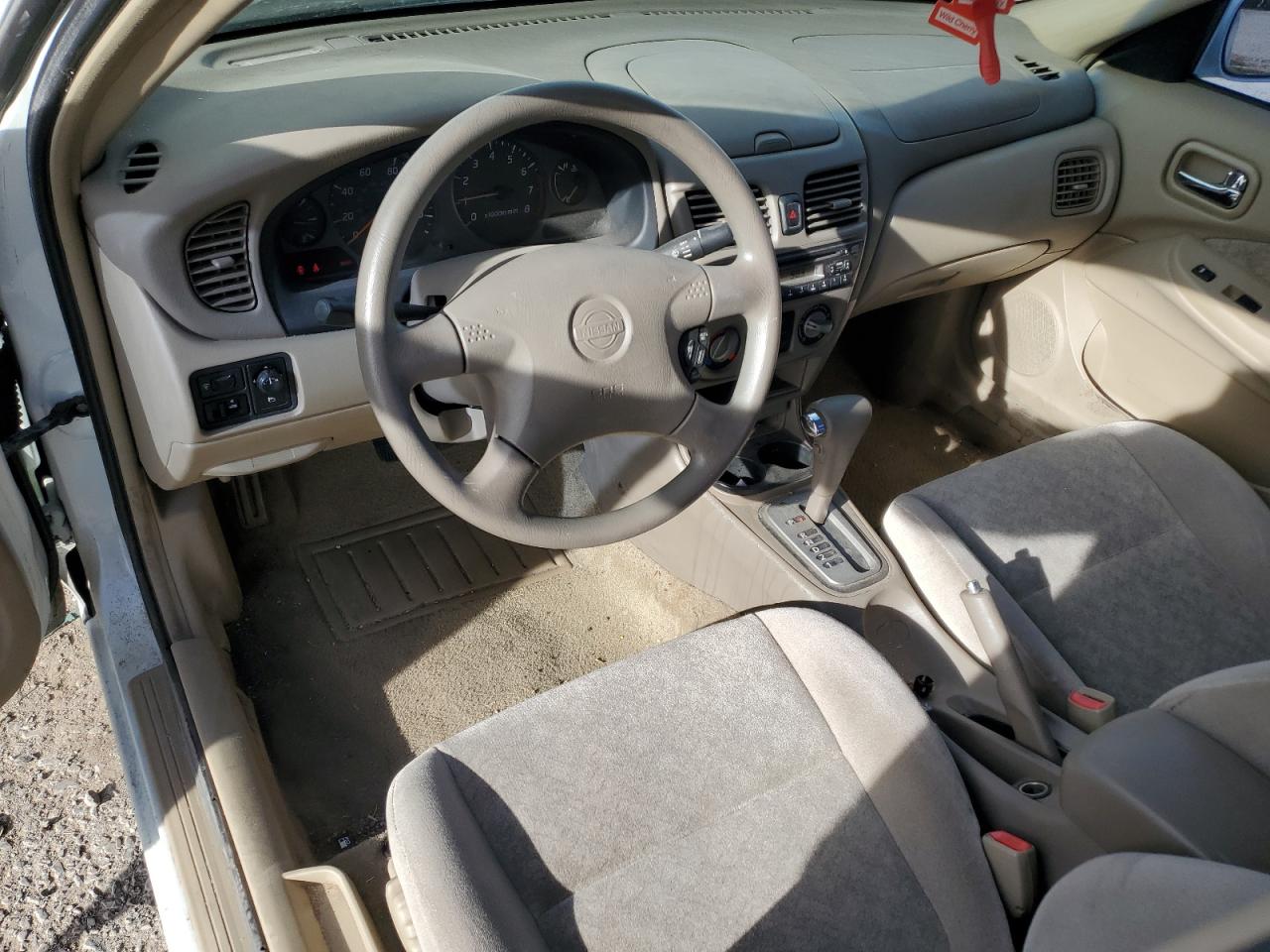 2000 Nissan Sentra - Image 8
