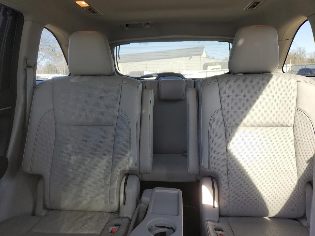 2016 Toyota Highlander - Image 10