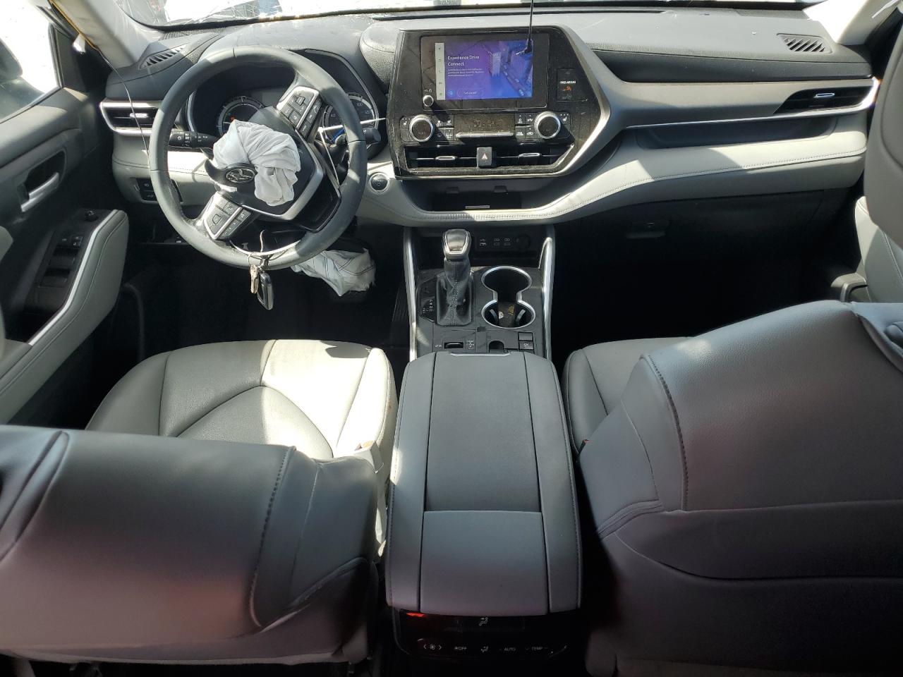 2024 Toyota Highlander - Image 8