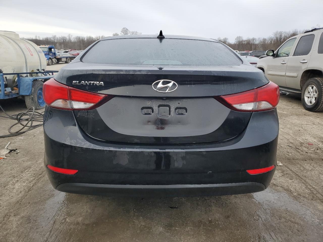 2015 Hyundai Elantra - Image 6