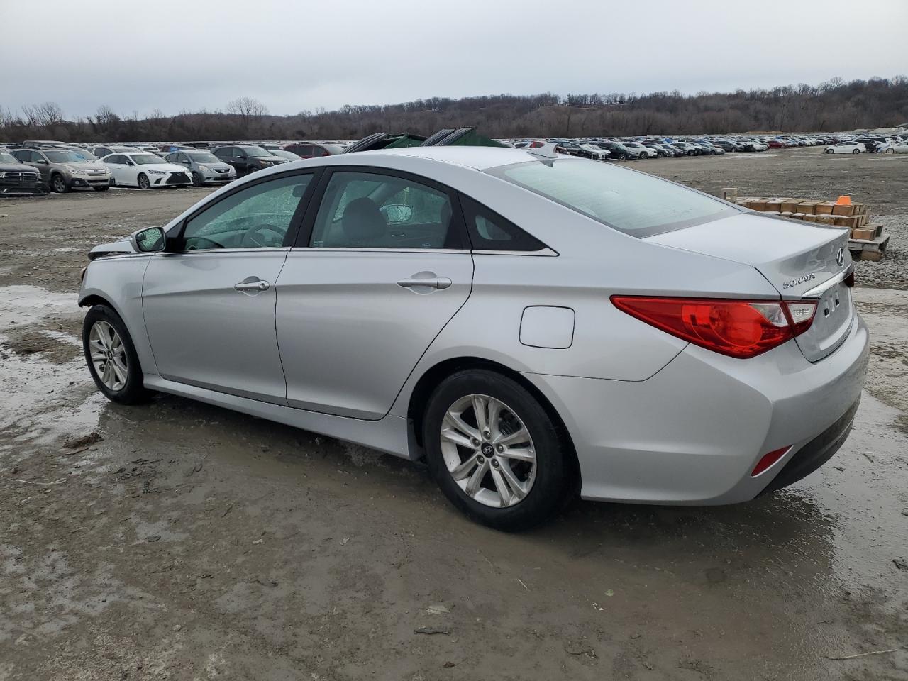 2014 Hyundai Sonata - Image 2