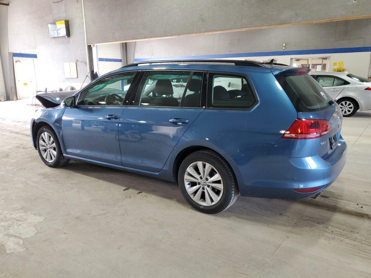2017 Volkswagen Golf - Image 2