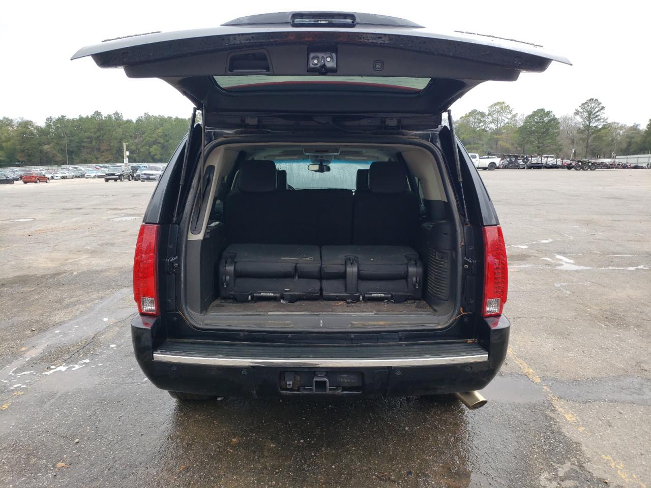 2012 Cadillac Escalade - Image 6